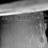 Kryptogramm auf einer Glocke im Glockenturm.
