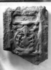 Bild zur Katalognummer 385: Fragment der Grabplatte eines Unbekannten