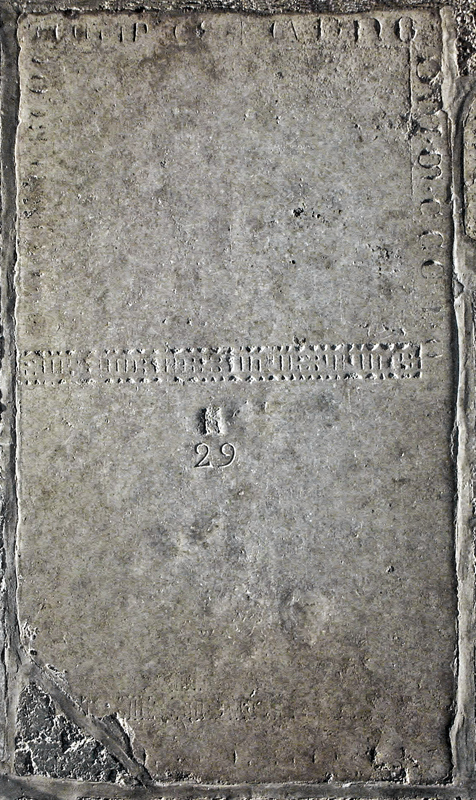 Grabplatte der Marientidenbruderschaft