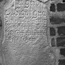 Kaiserswerth, St. Suitbertus, Stiftsplatz, Fragment eines Grabkreuzes für Eberhard Mickenschreiber