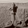 Deckplatte des Hochgrabes für Graf Simon II. von Sponheim und seine Frau Lisa von Valkenburg