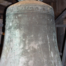 Die bronzene, bienenkorbförmige Glocke aus der ev.-luth. Kirche St. Blasius. [1/6]