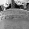 Glocke mit Glockenrede und Meisterinschrift