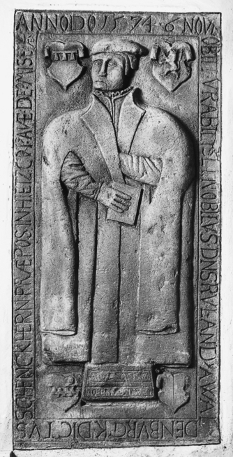Bild zur Katalognummer 225: Grabplatte des Propstes Roland von Waldenburg gen. Schenkern