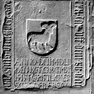 Fragmentarische Grabplatte(?) eines unbekannten Laien 