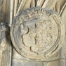Petershof, Portal des Treppenturmes, Wappen Samptleve (1552)