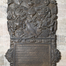 Wappengrabtafel mit Sterbevermerk und Grabbezeugung für den Domherrn Joachim von Rotenhan und Gießerinschrift des Balthasar Lichtenfelser.
