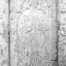 Gedenkinschrift für Egidius Kral auf einer figuralen Grabplatte