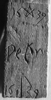 Bild zur Katalognummer 370: Holzstück unbekannter Herkunft mit eingeritzter Namensinschrift