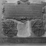 Grabplatte Elisabeth Gräfin von Hohenlohe geb. Herzogin von Braunschweig, Detail (A, C)