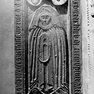 Grabplatte einer Frau von Buseck 