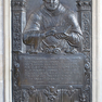 Figurale Metallplatte mit Sterbe- und Stiftervermerk für den Domherrn Johann Philipp von Seckendorff und Künstlersignatur des Sebastian Reichbrunn.