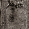 Grabplatte des Pfarrers Peter aus Wallau und seiner Mutter Duna