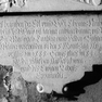 Teile eines Epitaphs für den fürstbischöflichen Pfleger Thomas Neuhofer, an der Südwand im zweiten Joch von Westen. Kalkstein.