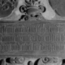 Grabplatte Friedrich Graf von Hohenlohe, Detail (B)