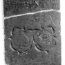 Grabinschrift für Jakob Woppinger mit Sterbevermerk für seine Ehefrau Barbara, geb. Lenberger, auf einer Wappengrabplatte