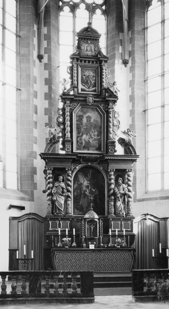 Bild zur Katalognummer 438: aufwendig gestalteter Hochaltar der katholischen Pfarrkirche St. Martin in Oberwesel