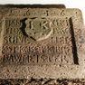 Bauinschrift auf rechteckigem Inschriftenstein