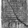 Grabinschrift für den Kanoniker Wolfhard von Ramseyden zu Grueb auf der Grabplatte für Ruedmar von Hader (Nr. 73), an der Nordwand in der unteren Reihe. Drittverwendung der Platte.