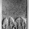 Grabinschrift für Maria Pfluegl auf einer Wappengrabtafel