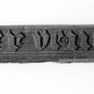 Fragment der Kranzleisten eines Chorgestühls, mit Spruch und Stifterinschrift
