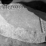 Grabplattenfragment eines Unbekannten mit Vornamen Konrad