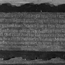 Predella eines Altars mit Stiferinschrift des Hans Wolf von Schwarzenstein zu Fürstenstein und Englburg und seiner Ehefrau Martha, geb. von Maxlrain