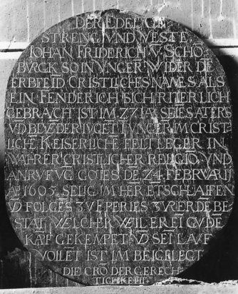Bild zur Katalognummer 283: Ovale Schiefertafle aus dem Giebel des Kenotaph für Johann Friedrich von Schönburg auf Wesel