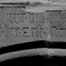 Portalsturz mit Bauinschrift, Detail