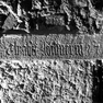 Name als Bauinschrift der Äbtissin Elisabeth Lochinger von Archshofen auf einem Stein.
