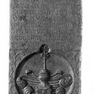 Wappengrabplatte für den Pfleger von Hals, Sigmund von Raindorf