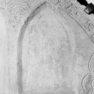 Tympanon mit Bauinschrift, Detail