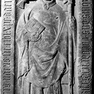 Grabplatte des Bischof Theoderich von Abensberg (Absberg) aus rotem Marmor, ehemals hinter dem Hochaltar.