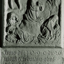 Epitaph des Ulrich Hueber aus Sandstein, in der Wand eingemauert.