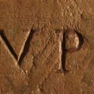 Dom, Ostkrypta, Steintafel mit Reliquienbezeichnung (1051) 