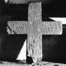 Zu Kreuz umgeformter Grabstein eines Lothringers namens Schredal(?) [1655?]