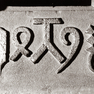 Jahreszahl und Steinmetzzeichen an der Kanzel