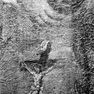 Tafelbild mit Muttergottes und den Vierzehn Nothelfern, Detail mit Kreuztitulus