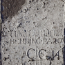 Grabplatte (Fragment) für Hermen N. N., Henning Parow und C. C. Heise