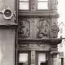 Rathaus, Apothekenauslucht, Brüstungstafeln (1612), Aufnahme vor 1918