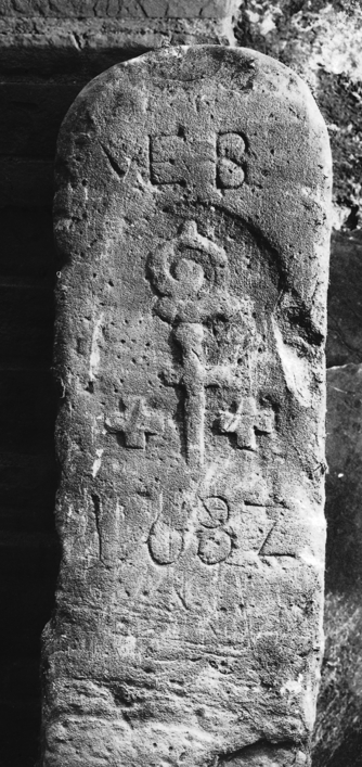 Bild zur Katalognummer 439: Grenzstein ungeklärter Herkunft mit Initialen und Jahreszahl