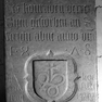 Grabinschrift für Margaretha Furtner, geb. Derrer, auf der Grabplatte für Christoph Derrer (Nr. 198), als Treppenstufe zur Lourdes-Kapelle. Zweitverwendung der Platte.