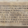 Gruftplatte für Fürst Ernst von Holstein-Schaumburg, wiederverwendet als Altarstipes