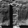 Bild zur Katalognummer 293: Grabplatten zweier vermutlich verwandter Kinder
