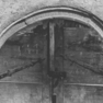 Rundbogenportal, Zustand um 1950