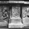 Steintafeln des ehemaligen Marktbrunnens, des sogenannten 'Piepenborns'^
