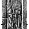 Figurale Grabplatte für die Äbtissin Brigitta von Seiboldsdorf, in der Parz-Kapelle an der Nordwand. Rotmarmor.
