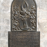 Grabtafel und Wappentafel mit Sterbevermerk für Ameley von Rotenhan, geb. von Waldau.