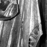 Schnitzfigur der hl. Katharina, Detailaufnahme von Inschrift