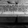 Moritzkirche, Grabplatte für einen Probst, Detail der Inschrift (1478?)